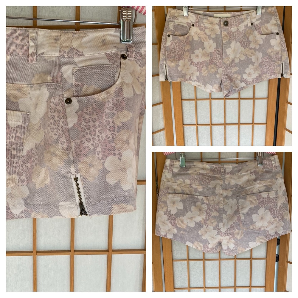B.P. Collection Walk On The Wild Side Floral/Animal Print Short SZ L NWT